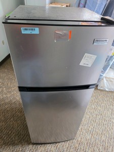 Frigidaire Gallery Top-Mount Refrigerator