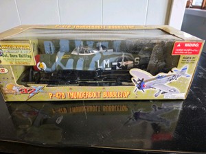 21st Century Toys Ultimate Soldier 132 P-47D Thunderbolt Col. Dave Schilling Limited Edition