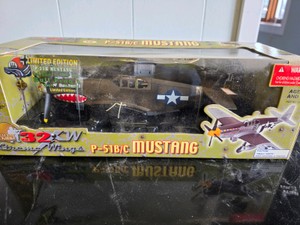21st Century Toys Ultimate Soldier 132 P-51BC Mustang Bull Frog S3 Limited Edition