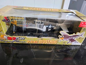 21st Century Toys Ultimate Soldier 132 P-51BC Mustang Berlin Express S14 Limited Edition