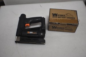 20539. Charger no battery....