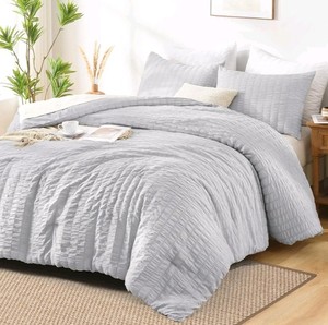 King 3-Piece Comforter Set $59.99 Retail - Brand New