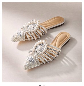Size 8.5 Azalea Wang Adaline Pearl Mule