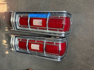 2 1974-1976 F13449ord Torino Elite Tail Lights D40B-
