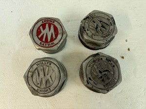 4 Willis Knights Grease Caps