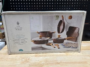The Pioneer Woman 14 Piece Cast Aluminum Cookware Set