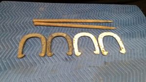 Steel horse shoe set