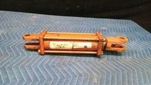 Red Lion Hydraulic cylinder