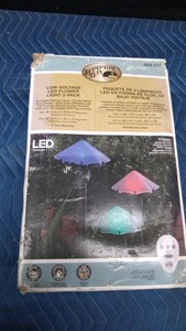 Low-voltage LED flower 3 pack of lights with remote
