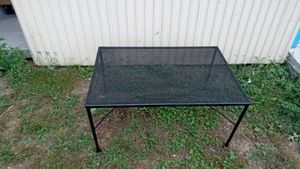 Square patio table