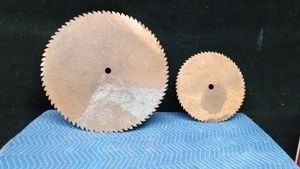 2 Saw blades