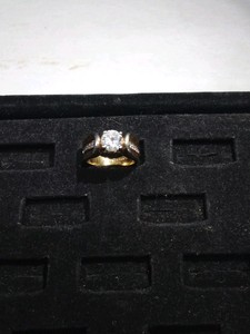 18KGE ring with stones