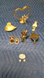 Stain glass flowers, wee muni tea set, hummingbird heart with crystals, bottleopener, ashtray and more