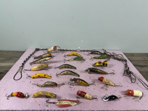 Lot of Vintage Fishing Lures and a Houser Metal Fishing Stringer