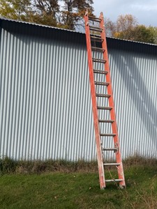 Keller KPro Model 5128 - 28-foot fiberglass extension ladder