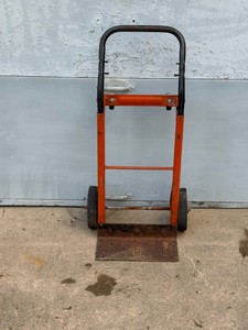 Convertible 2-in-1 hand truck and flatplatform dolly