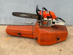 Stihl 028 WB Chainsaw with Case, Tools and Extra Chains