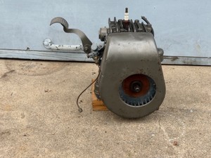 Vintage Briggs & Stratton Model WMB small utility engine, commonly used as a washing machine motor or general stationary power unit.
