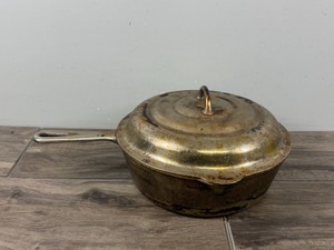 Vintage cast iron or nickel-plated pan or chicken fryer with matching lid made by The Western Foundry Co. of Chicago, Illinois, under their Mi-Pet brand (embossed with Keeps Food Tasty and The Western Foundry Co. Chicago).
