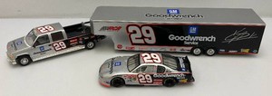 Collectible&nbsp 124 Scale Die Cast  KEVIN HARVICK #29 Bf Goodwrench Crew Cab Dually, Trailer And Stock Car (Very Cool)