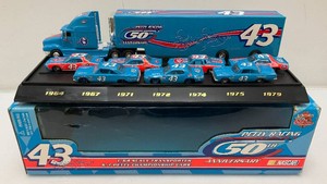 Racing Chasmpions 164 Scale Richard Petty 50TH Anniversary 7 Petty Championships Miniature Die Cast Cars And Hauler Set