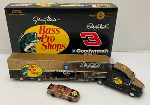 Limited Edition Revell Brand Select 164 Die Cast Dale Earnhardt Stock CarHauler Set