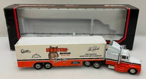 1992 Racing Champions 164th Scale Die Cast Cab HOOTERS NASCAR Racing Team Transporter