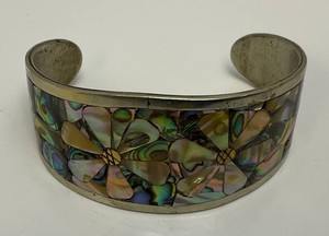 Vintage Unmarked Beautiful Mexico Silver With Mother Of Pearl And Abalone Flower Bracelet 30.09 Grams