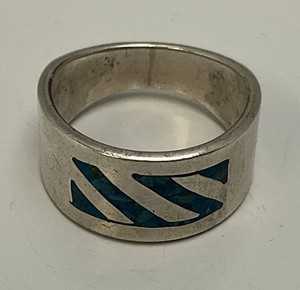 Vintage STERLING Silver And Turquoise  Ring Size 8.5