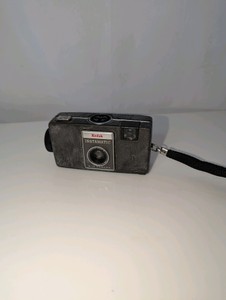 Vintage Kodak Instamatic S-10 film camera, Untested