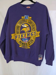 1990s NFL Minnesota Vikings Member Club purple crewneck sweatshirt, size L