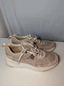 UGG LA Hills sneakers, size 8
