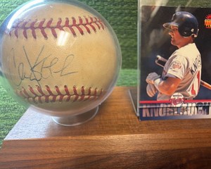 Chuck Knoblauch Autographed Sweet Spot Autograph - Minnesota Twins 2nd Baseman- W Display & Baseball Card
