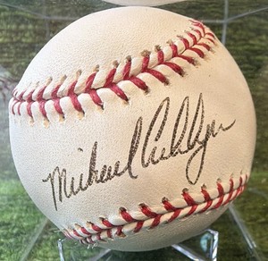 Michael Cuddyer Autographed Sweet Spot Official Major League Rawlings Baseball in Display Case- Minnesota Twins Power Hitter 