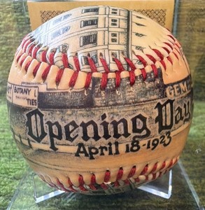 Opening Day Basebal April 18, 1923 Commemorative Baseball Yankees Vs Res Sox with COA in Display Case