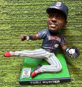 Minnesota Twins Hall of Fame Collection - Torii Hunter Class of 2016 with Box