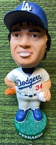 2001 Los Angeles Dodgers Fernando Valenzuela Bobblehead - Legendary Pitcher 