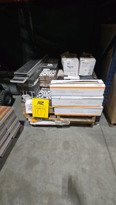 Wholesale Pallet Lot  Assorted Flooring Materials