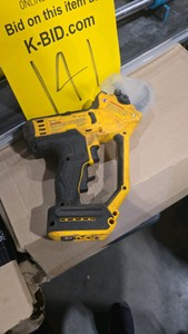 DEWALT 20-Volt MAX 1 -12 in. Capacity Cordless Battery Powered Pruner (Tool Only)