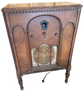 G-1930s Philco Tube Console Radio