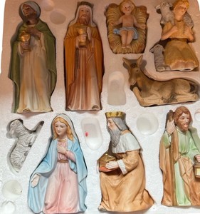 G-Vintage Porcelain Nativity Set
