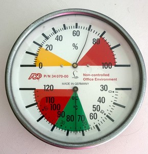 Vintage ADP Luft German-Made Humidity & Temperature Gauge 5.25