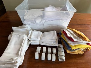 Assorted Table Linens & Napkin Rings - Mixed Lot