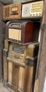 Vintage Sparton Radio-Phonograph Console & Antique Radio Mixed Lot