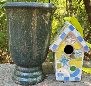 Vintage Ceramic Garden Urn & Mosaic Birdhouse Mixed Lot