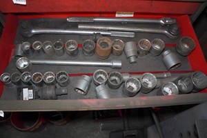 Contents of Drawer - Large Sockets