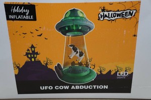 10 Halloween UFO Cow Abduction Blow Up Yard Decoration