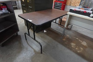 4 Banquet Table