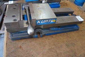 Kurt DX6 Cross-Over 6 Machine Vise