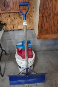 Snow Shovel, Sand and Salt with Spreader
